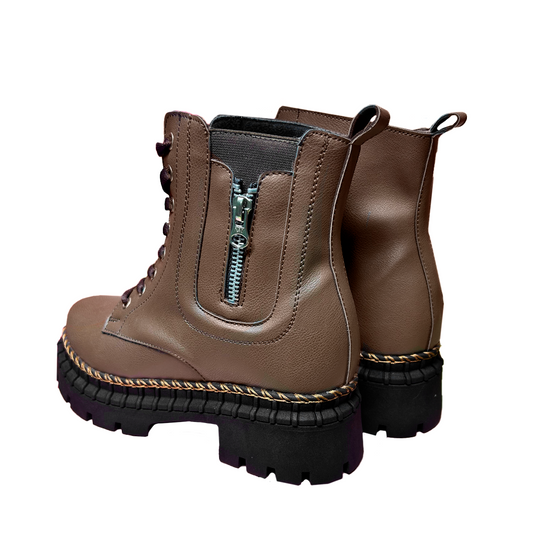 MEGHAN MARRON CUERO!