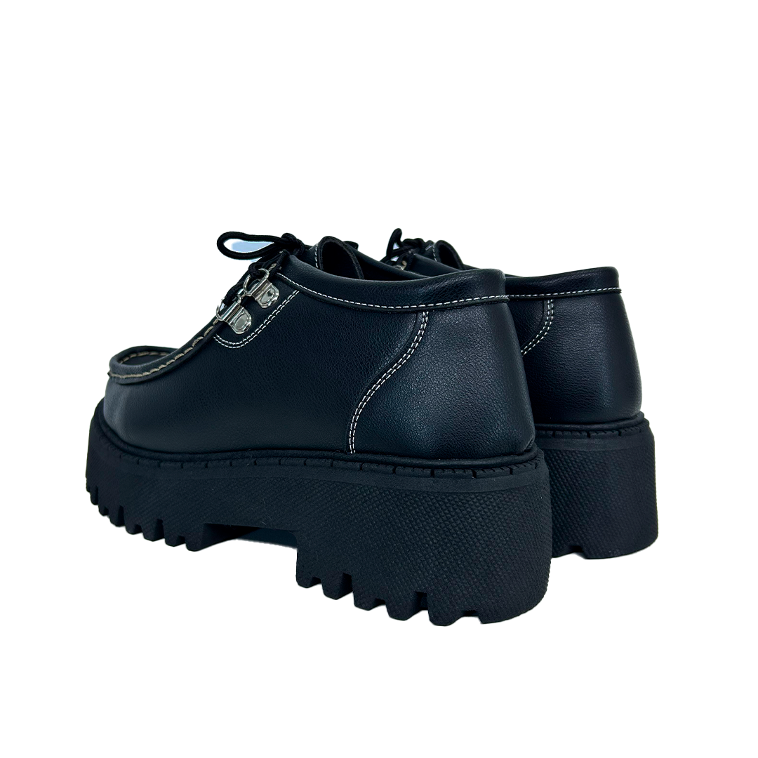 GAROTA NEGRO CUERO!