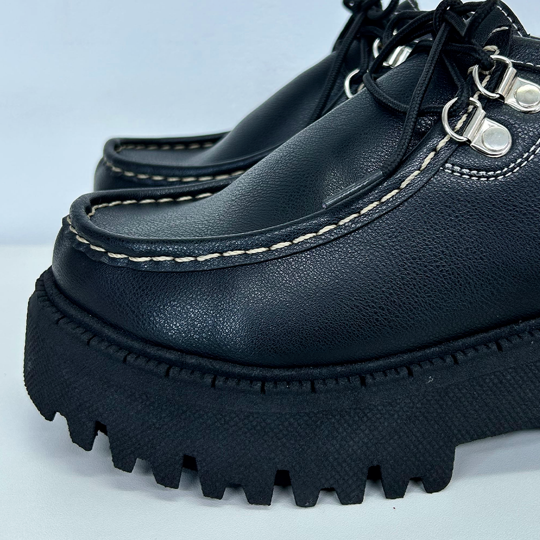 GAROTA NEGRO CUERO!