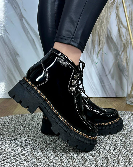 GAROTA BOTIN NEGRO CHAROL 2.0 *A*
