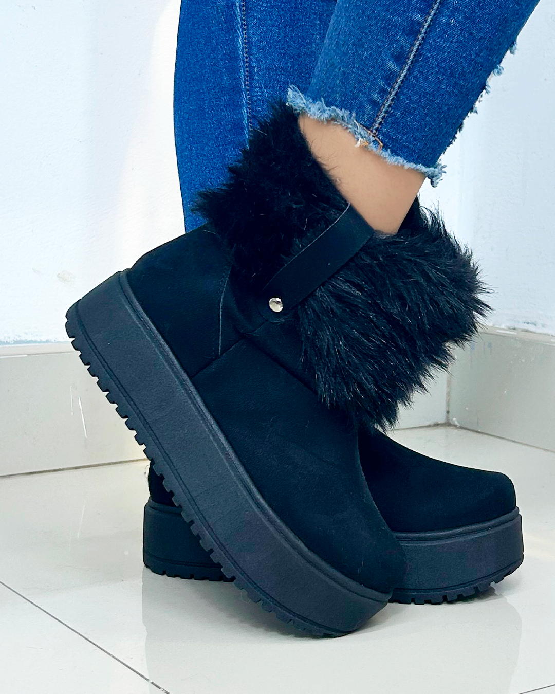 AMBAR NEGRO SUEDE LARGO*