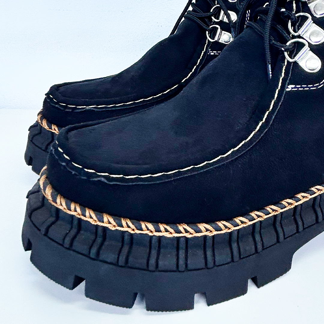 GAROTA BOTIN 2.0 NEGRO SUEDE!