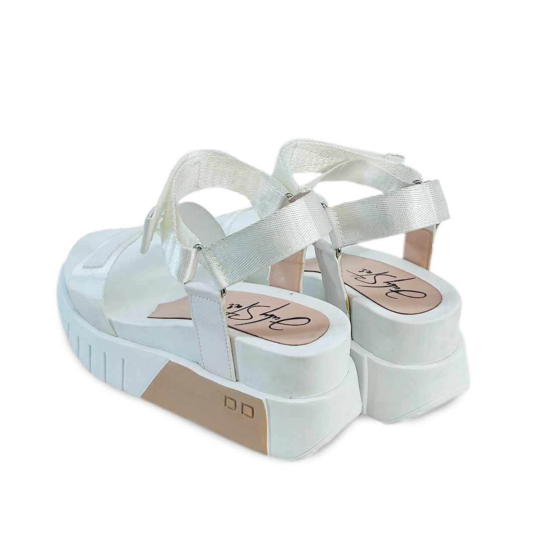 MIA BLANCO*