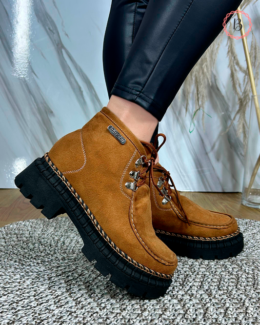 GAROTA BOTIN 2.0 CAMELL SUEDE!