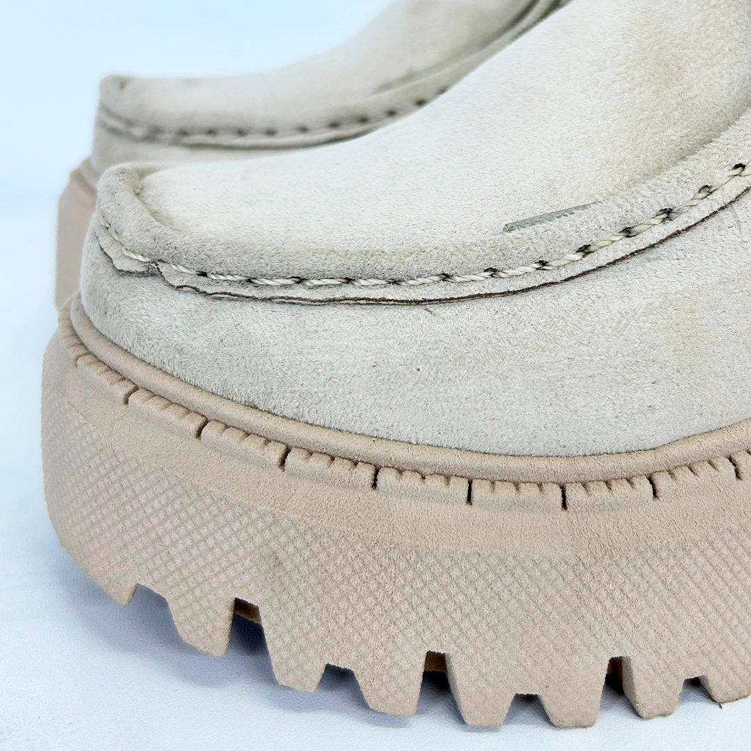 GAROTA  BEIGE SUEDER