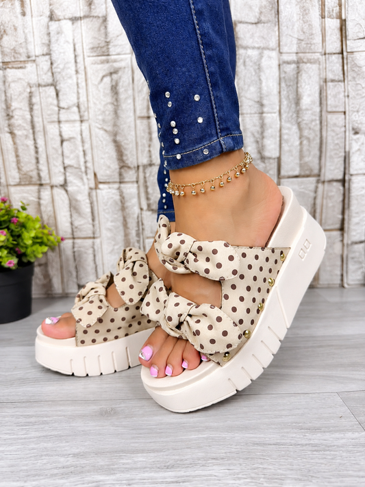 CLOE SANDALIA BEIGE POLKA*